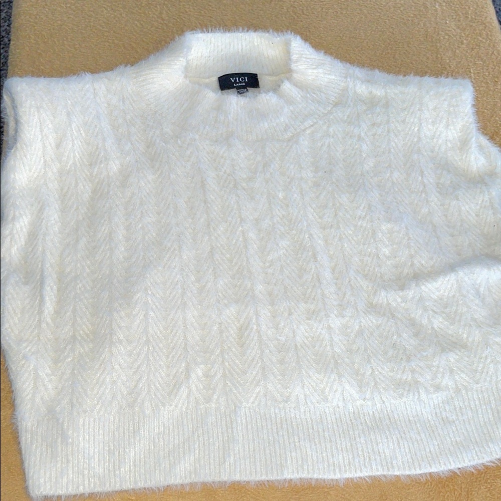 Vici faux fur cropped sweater vest large
